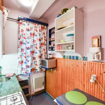 Girly Retro Flat On Romantic Boho Buda Budapest